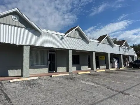 Retail Space in Neighborhood Plaza