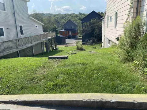 Small Commercial Land Parcel