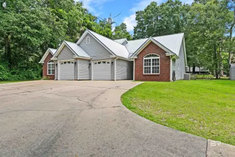 Well-Maintained Duplex with Storage