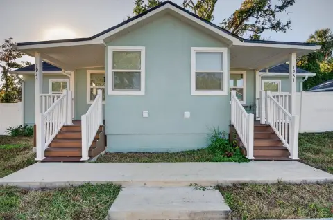 St. Petersburg Triplex Investment Opportunity