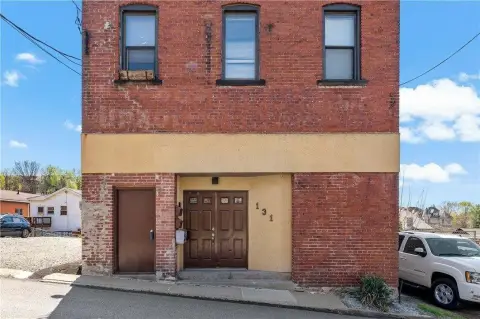 Mt. Washington Triplex with Freight Elevator