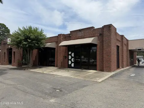 End-Cap Office/Retail Suite