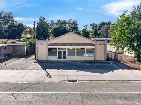 Convenience Store Space with Refrigeration