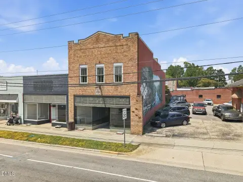 Flexible Storefront Space