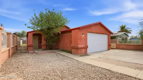 Gated Duplex with Guest House