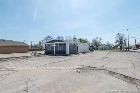 Renovated Commercial Space, Coffeyville, OK