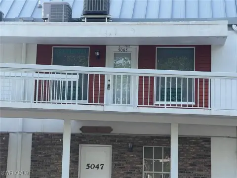 Office Unit in Naples, FL