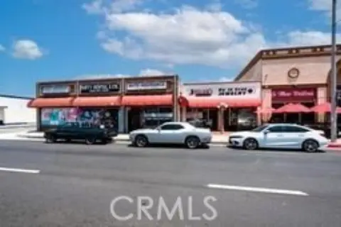 Multi-Tenant Retail Center
