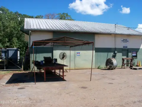 Manufacturing Property with Shop Equipment