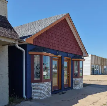 Renovated Commercial Building with Apartment
