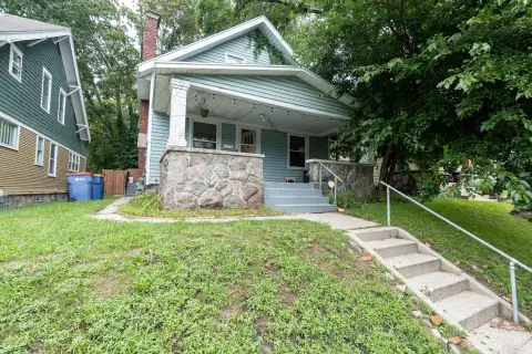 Up/Down Duplex with Garage