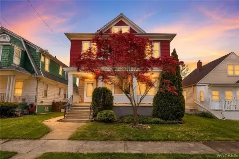 Spacious Niagara Falls Multi-Family Home
