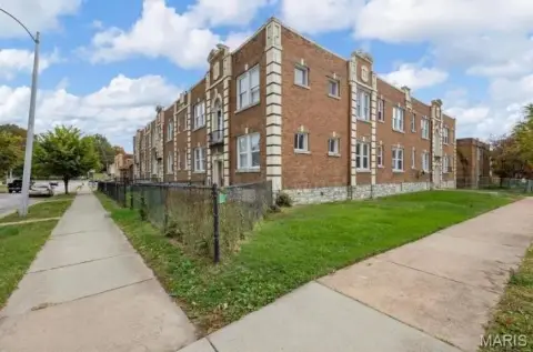 16-Unit Apartment Complex in St. Louis
