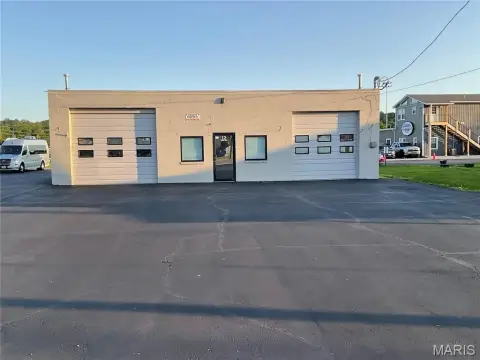 Eureka Commercial Building with Auto Bays