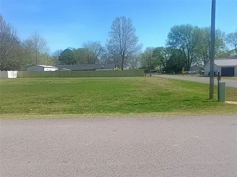 Residential Lot in Warner, OK
