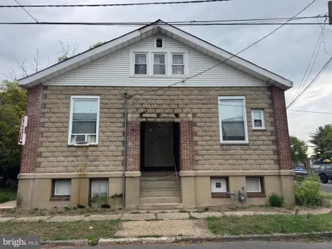 Versatile Commercial Property in Beverly