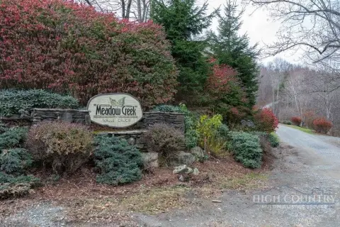 Mountain Homesite with Views