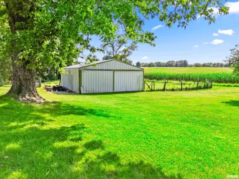 Tillable Agricultural Land with Outbuilding