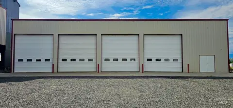 Heated Warehouse With Overhead Doors