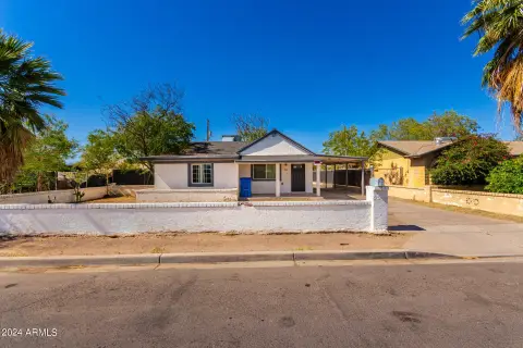 Updated Phoenix Multi-Family Property
