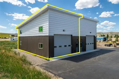 Modern Office/Workspace with Warehouse Capabilities