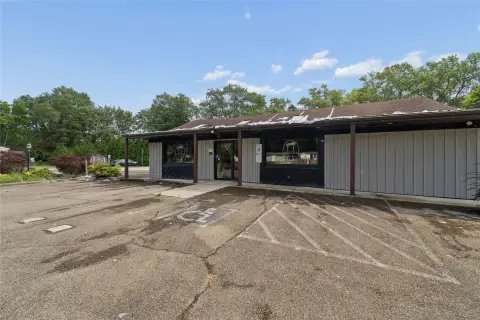 Equipped Restaurant Building