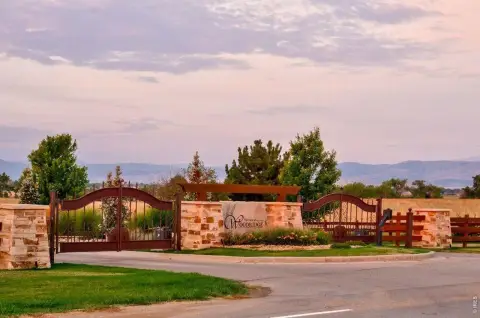 Longmont Land with Mountain Views