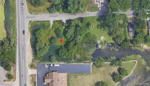 Union Lake Waterfront Estate Opportunity
