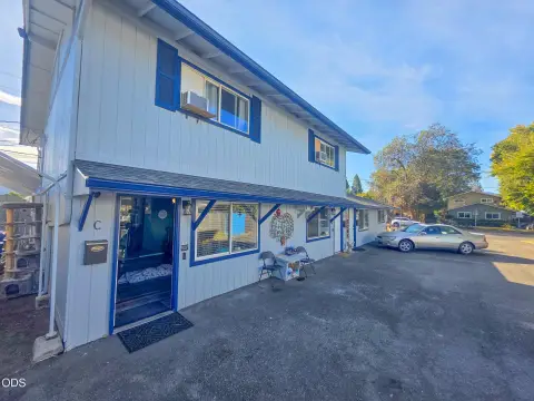 Triplex with Mixed-Story Units