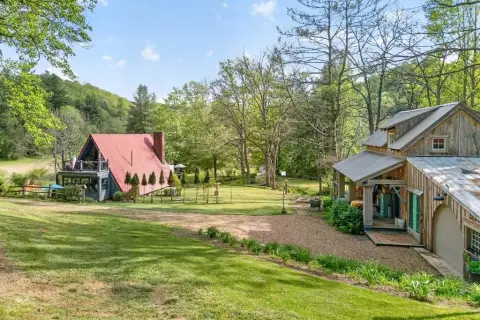Creek Front Mountain Retreat