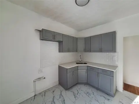 Renovated Mixed-Use Building, Jamaica South