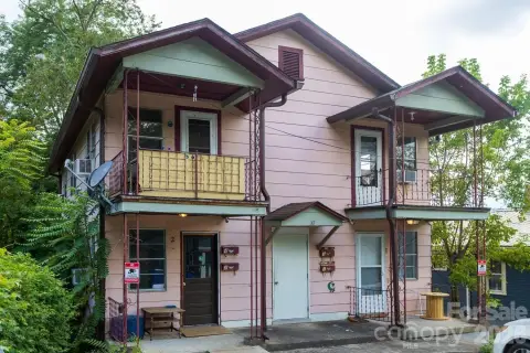 Quadplex with Remodeled Unit