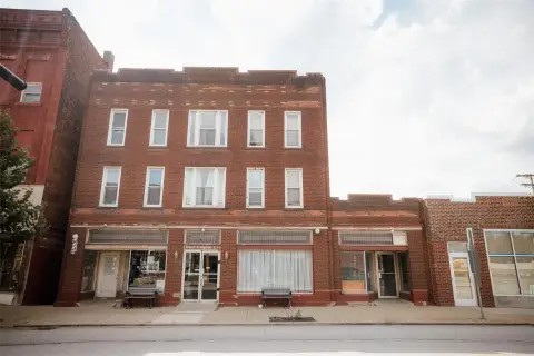 Mixed-Use Apartment Building