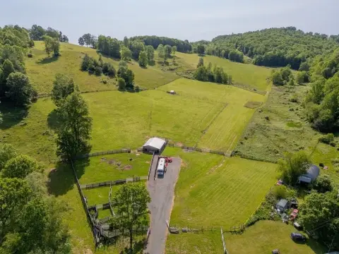 Virginia Farm with Mountain Views