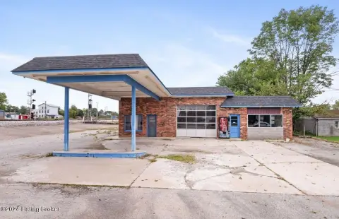 Commercial Service Property with Bays