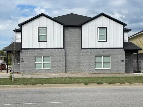 Contemporary Duplex with Covered Balcony