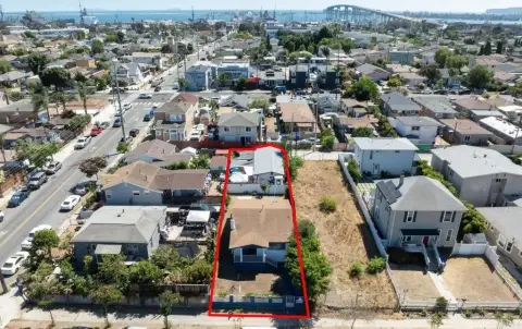 Two-Unit Duplex with Flexible Occupancy