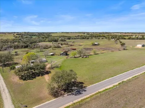 Fayetteville Acreage with Texas Beauty