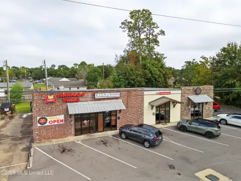 Four-Suite Retail Building