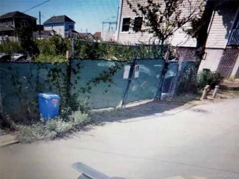 Vacant Land in Hamilton Beach