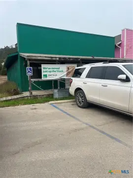 Retail/Office Space in Canyon Lake