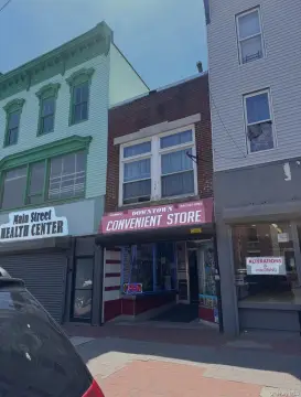 Grocery and Convenience Store Building
