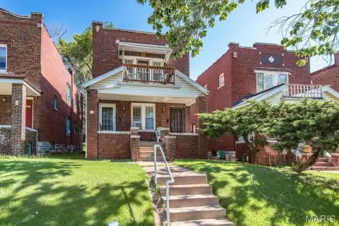 Brick Duplex Apartment With Laundry