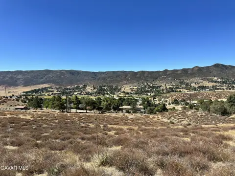 Expansive Land Parcel in Palmdale