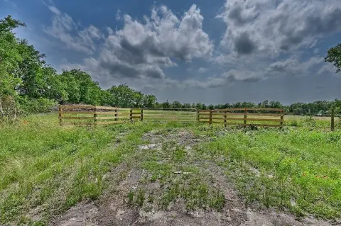Fayetteville Land Near Round Top