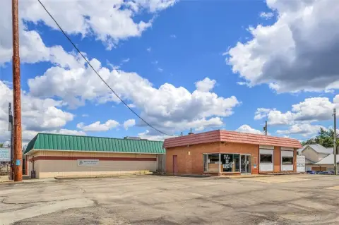 Mixed-Use Property with Restaurant
