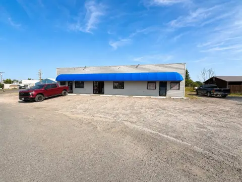 Retail Building with Laundromat