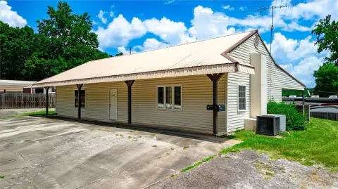 Single-Family Home with Restaurant Space