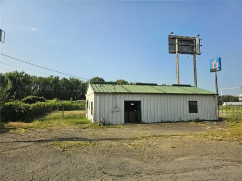 Commercial Lot Next to Motel 6