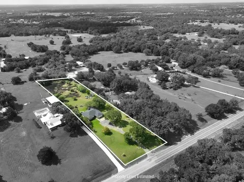 Brenham Home on Scenic Acres